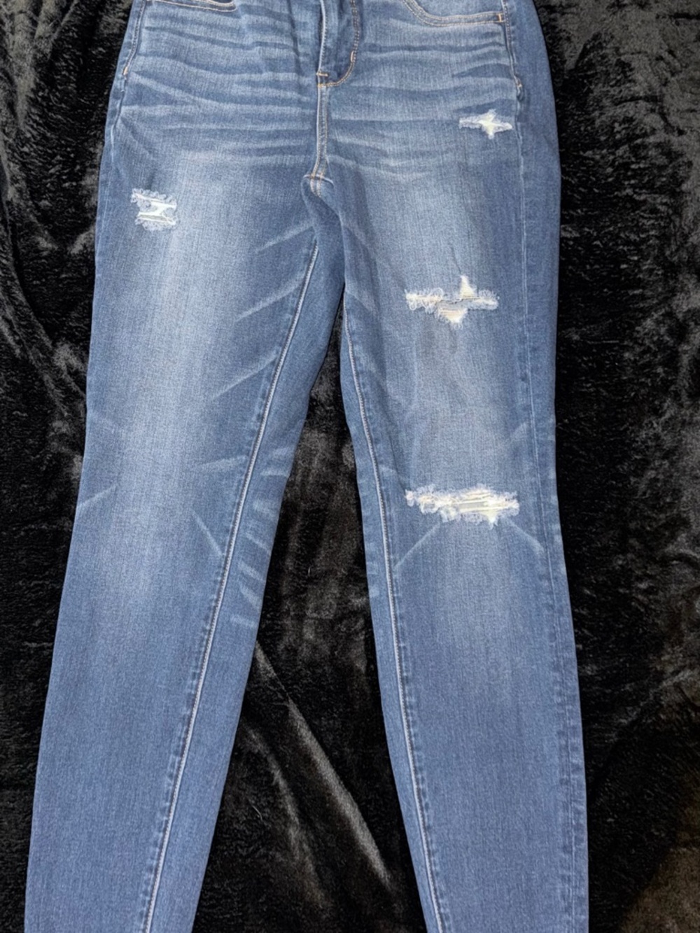 American Eagle distressed jegging